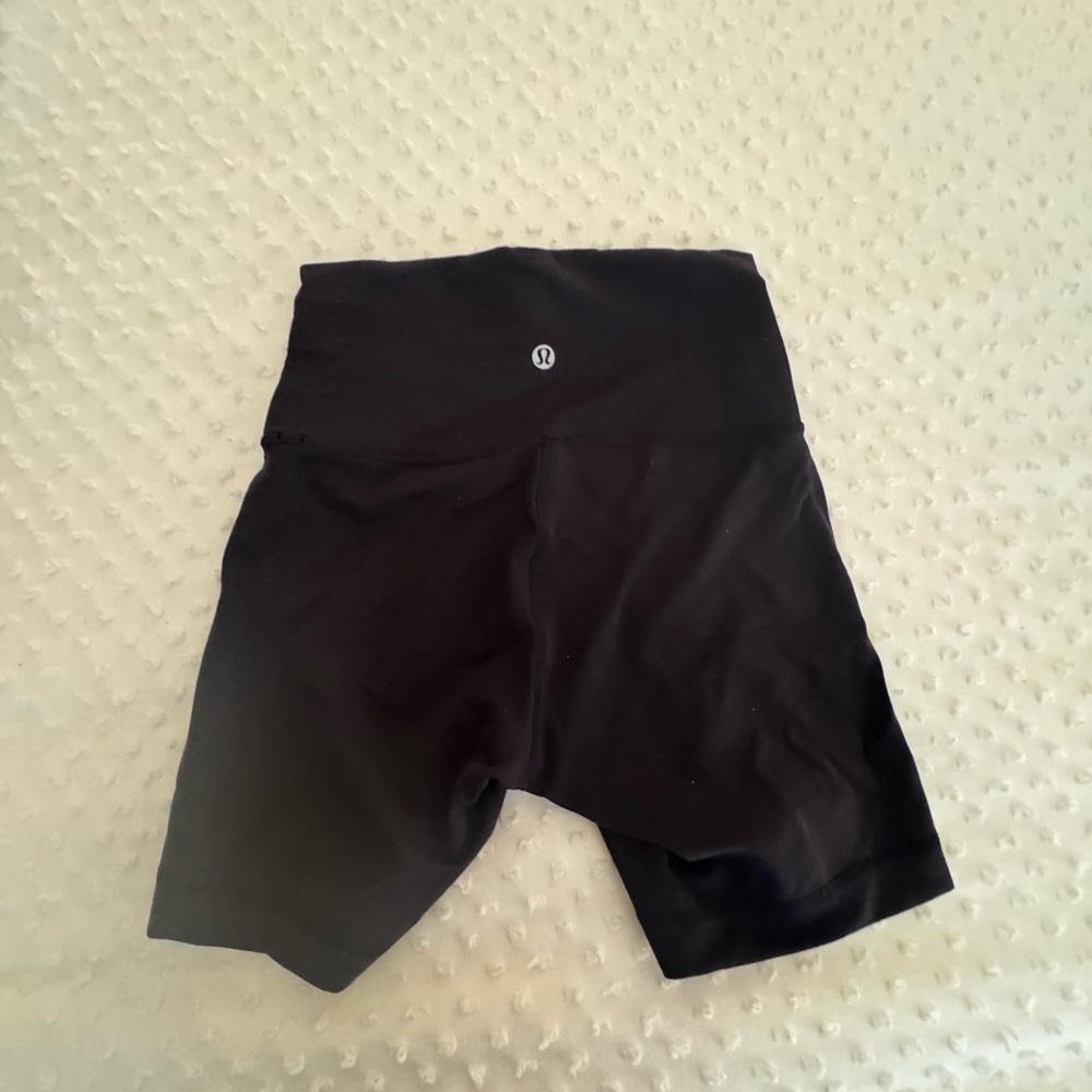 Lululemon Wunder Train Short 6” size 4